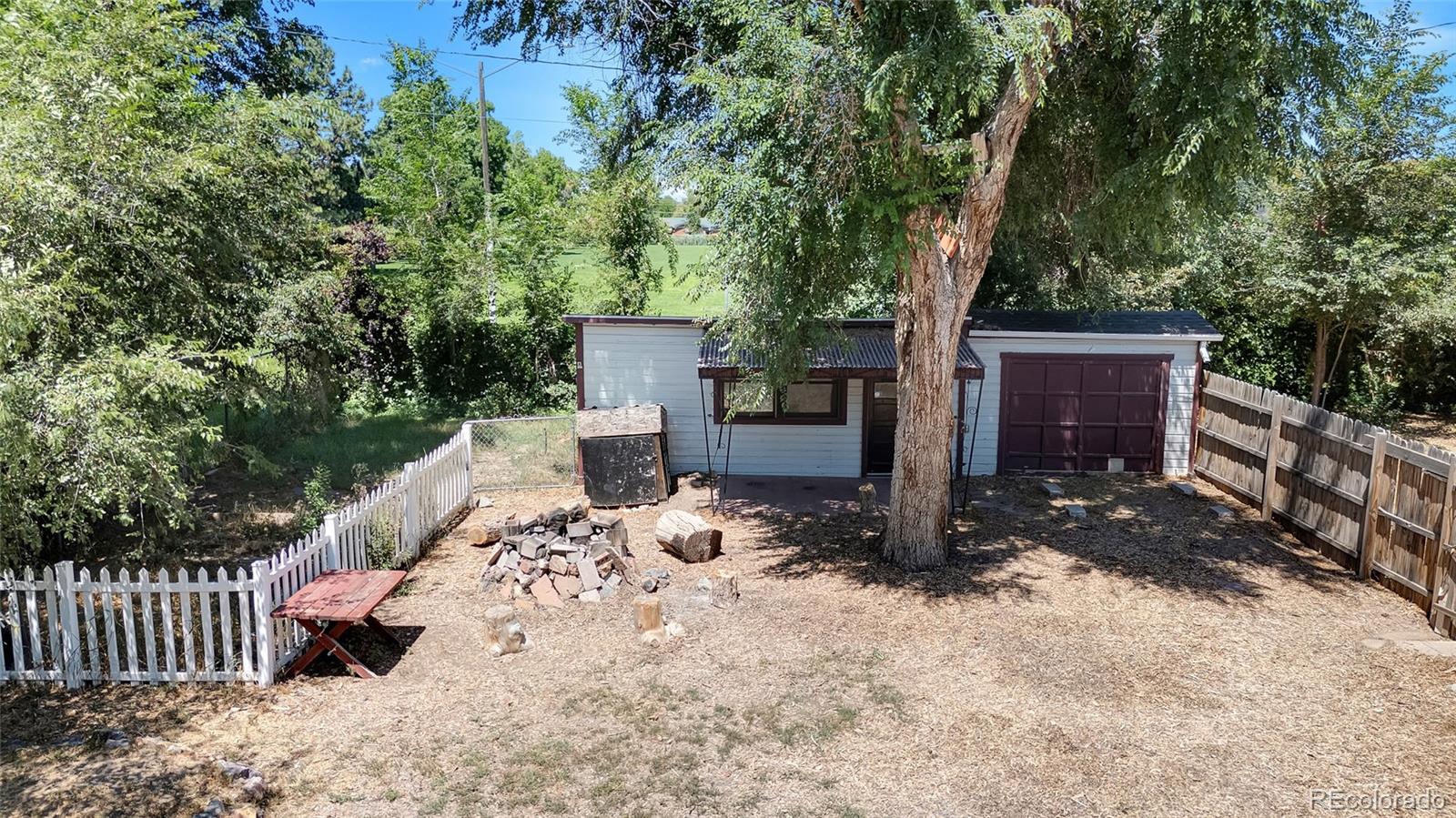 1115 W Quincy Avenue