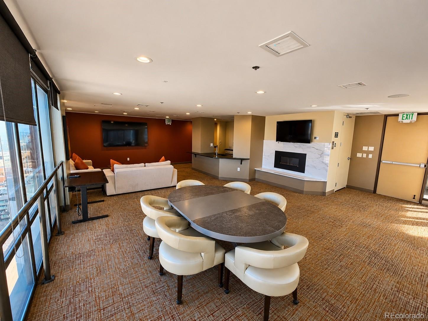 1625 Larimer Street Unit: 702