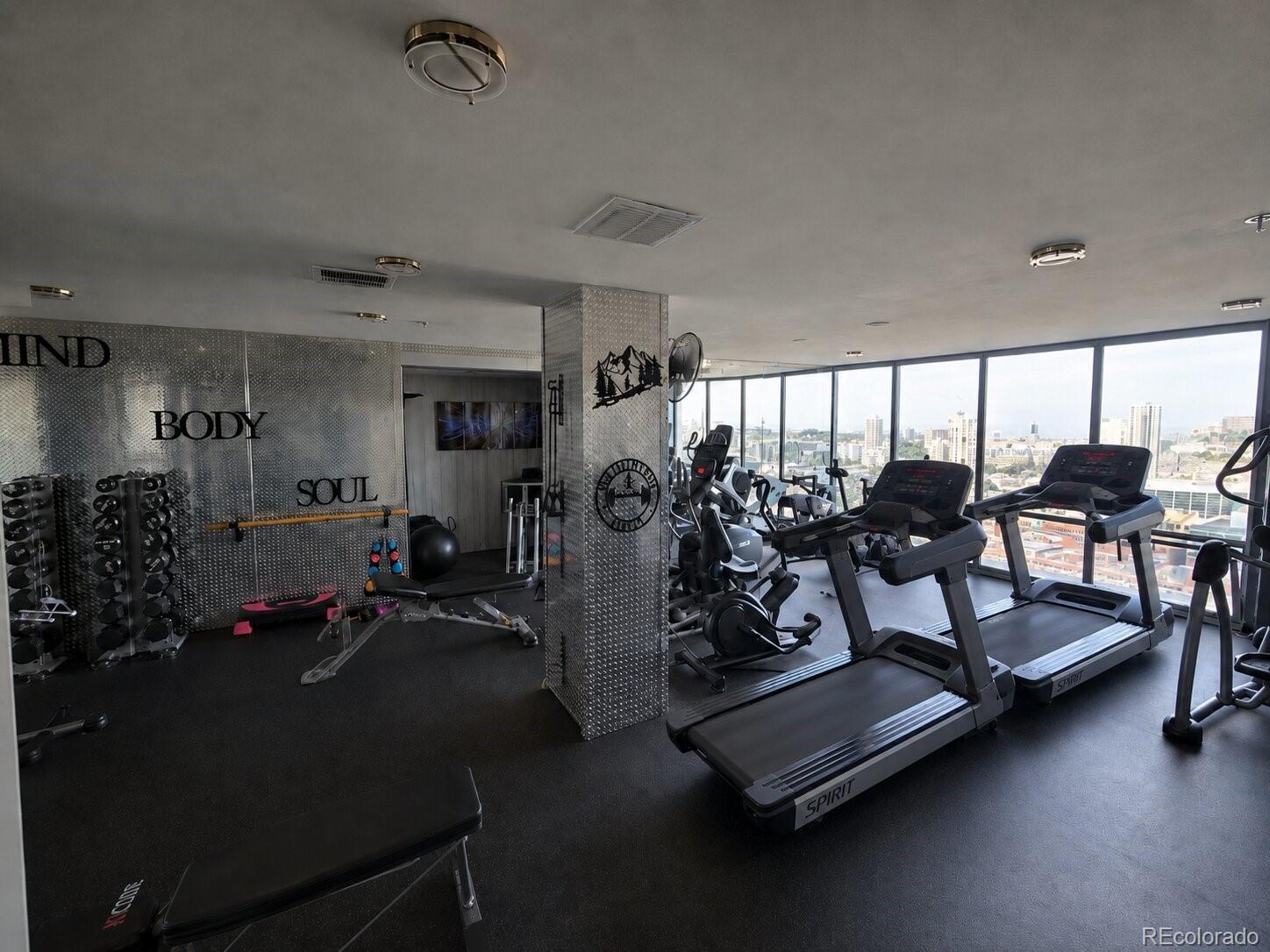 1625 Larimer Street Unit: 702