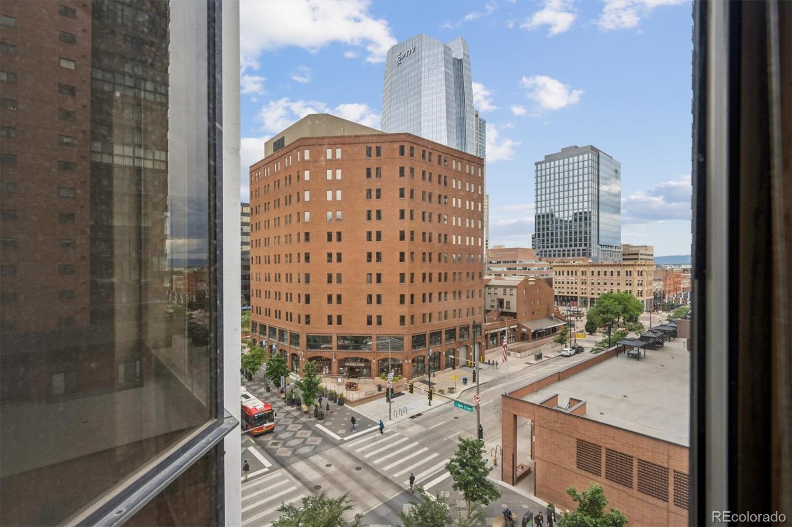 1625 Larimer Street Unit: 702