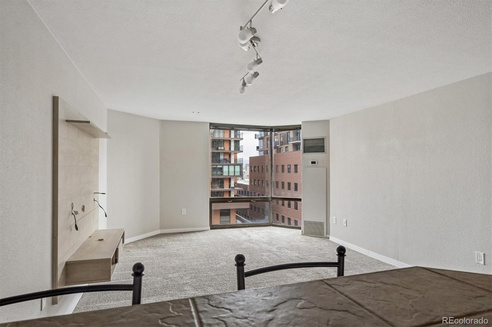 1625 Larimer Street Unit: 702