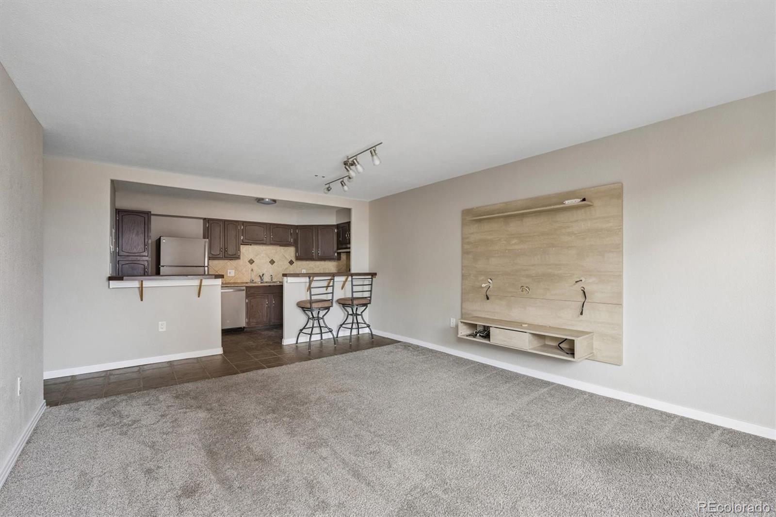 1625 Larimer Street Unit: 702