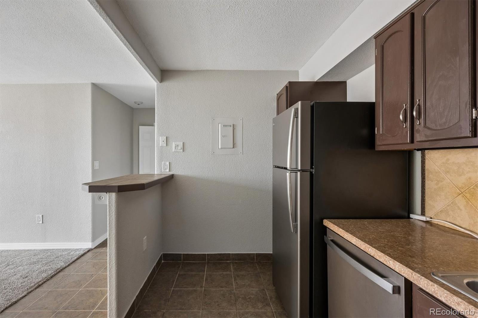 1625 Larimer Street Unit: 702
