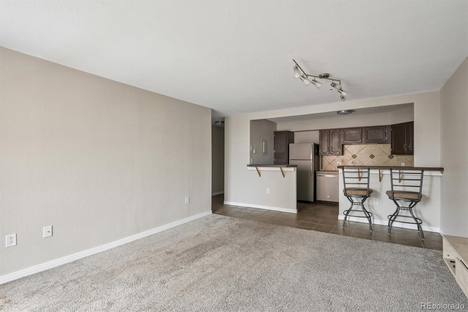 1625 Larimer Street Unit: 702
