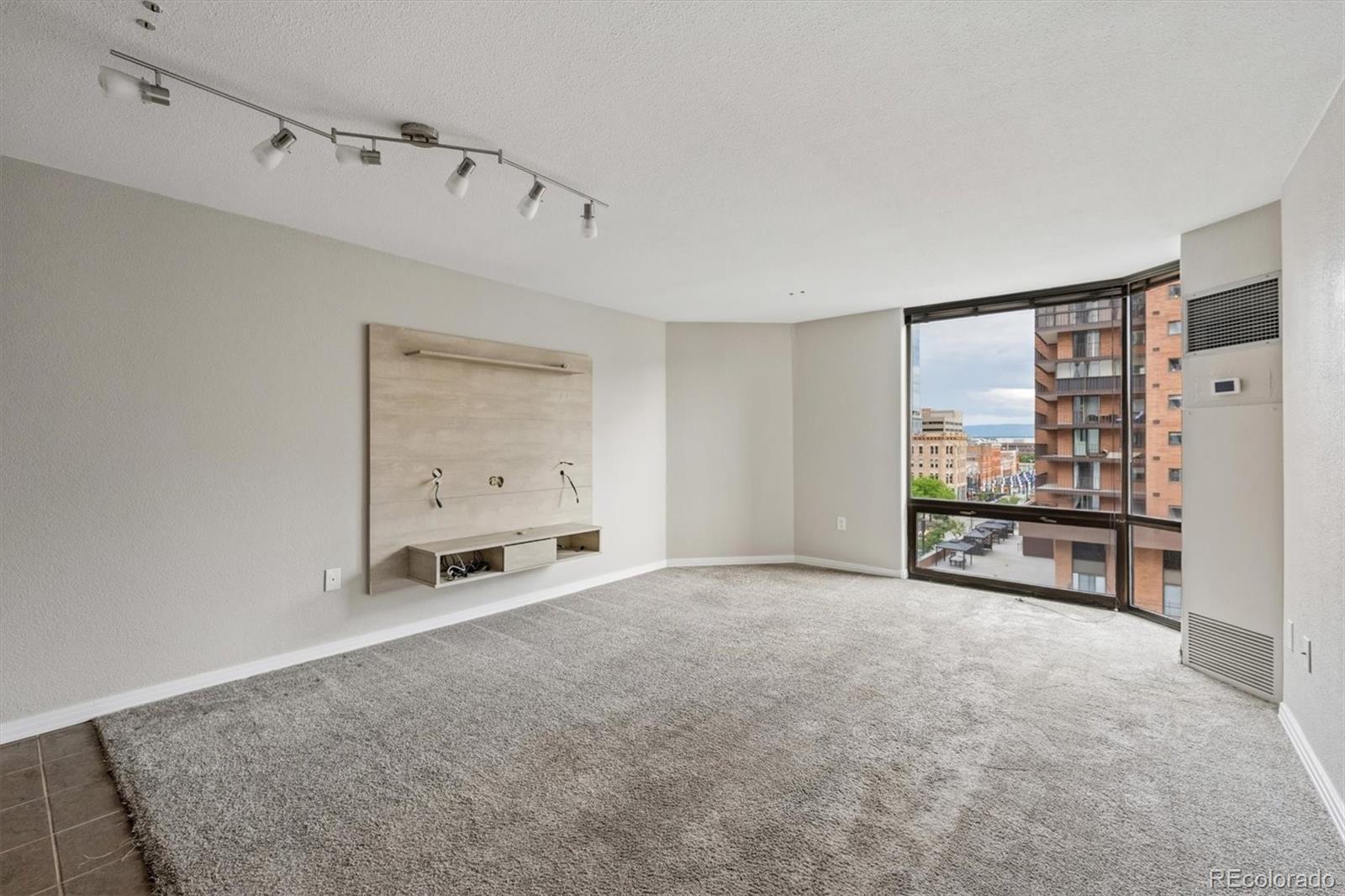 1625 Larimer Street Unit: 702