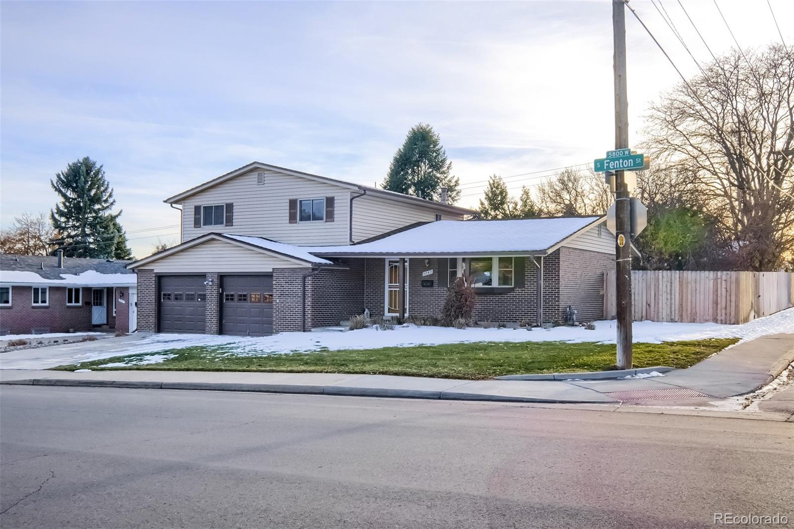 2747 S Fenton Street