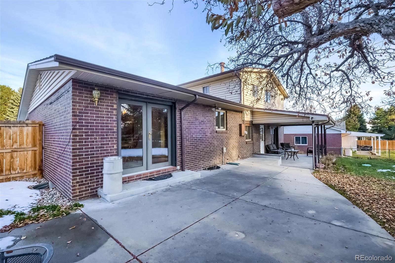 2747 S Fenton Street