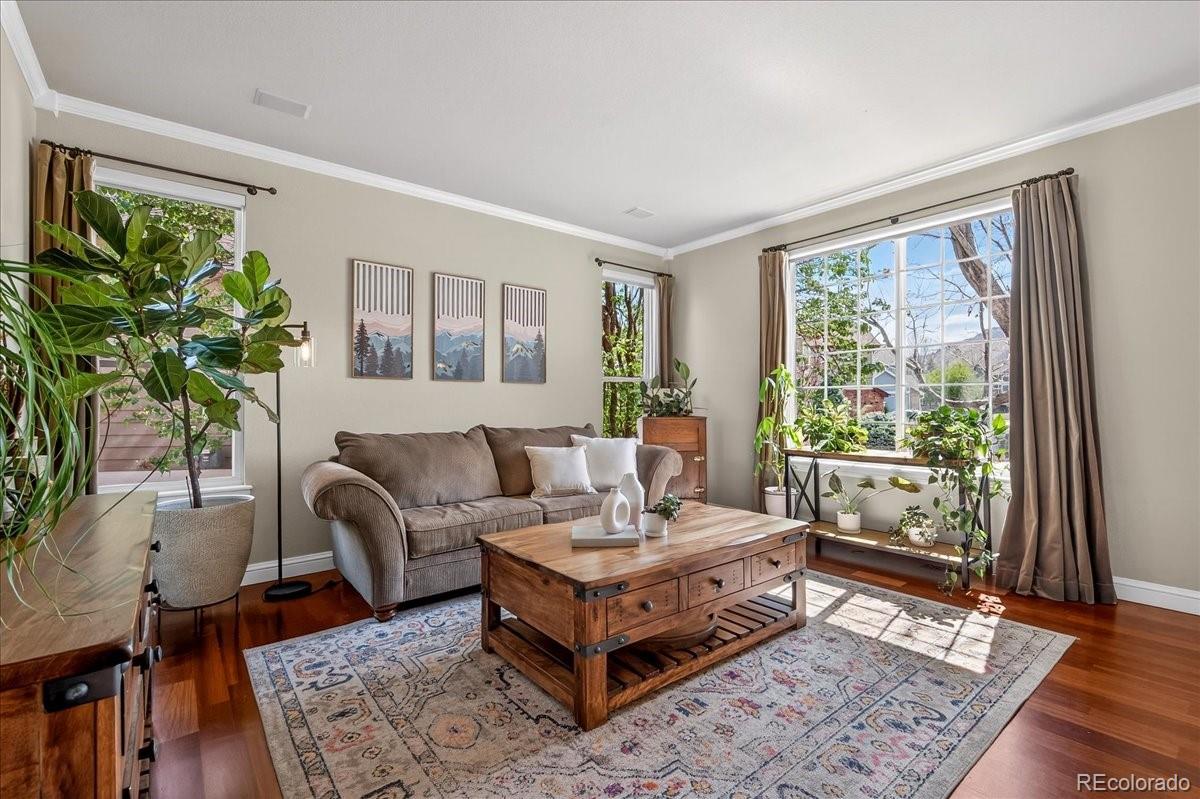 6080 Russell Lane