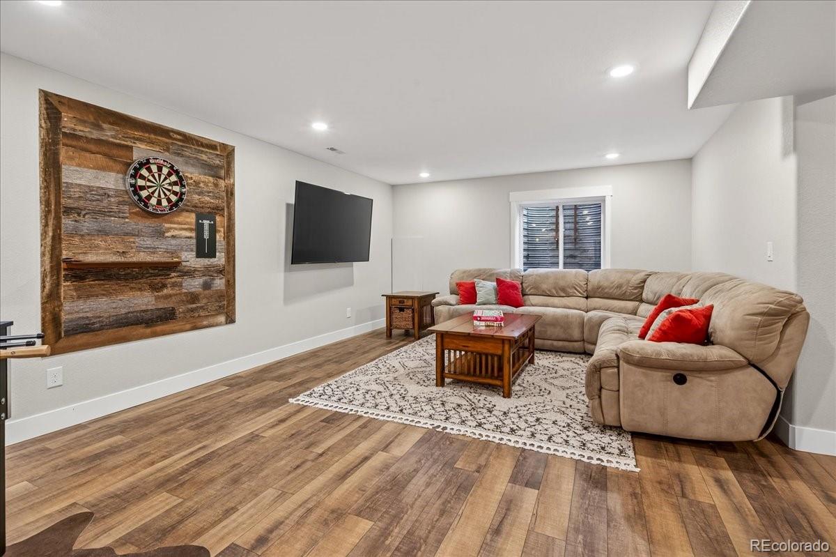 6080 Russell Lane