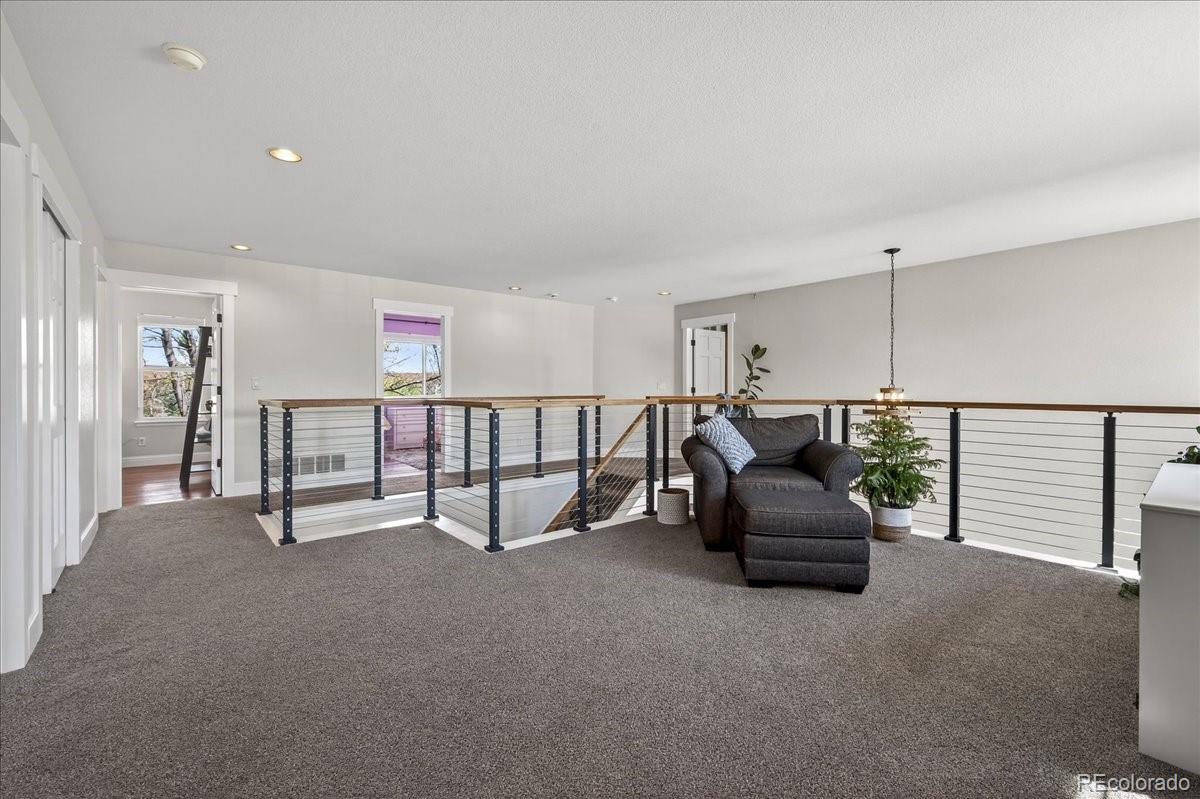 6080 Russell Lane