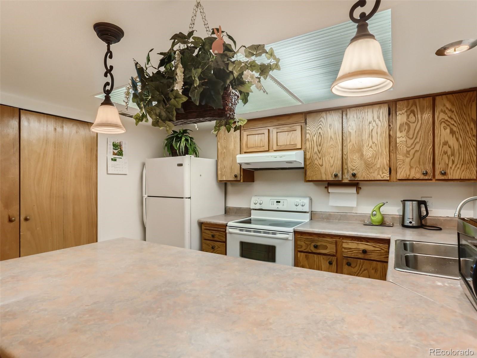 8739 Santa Fe Drive