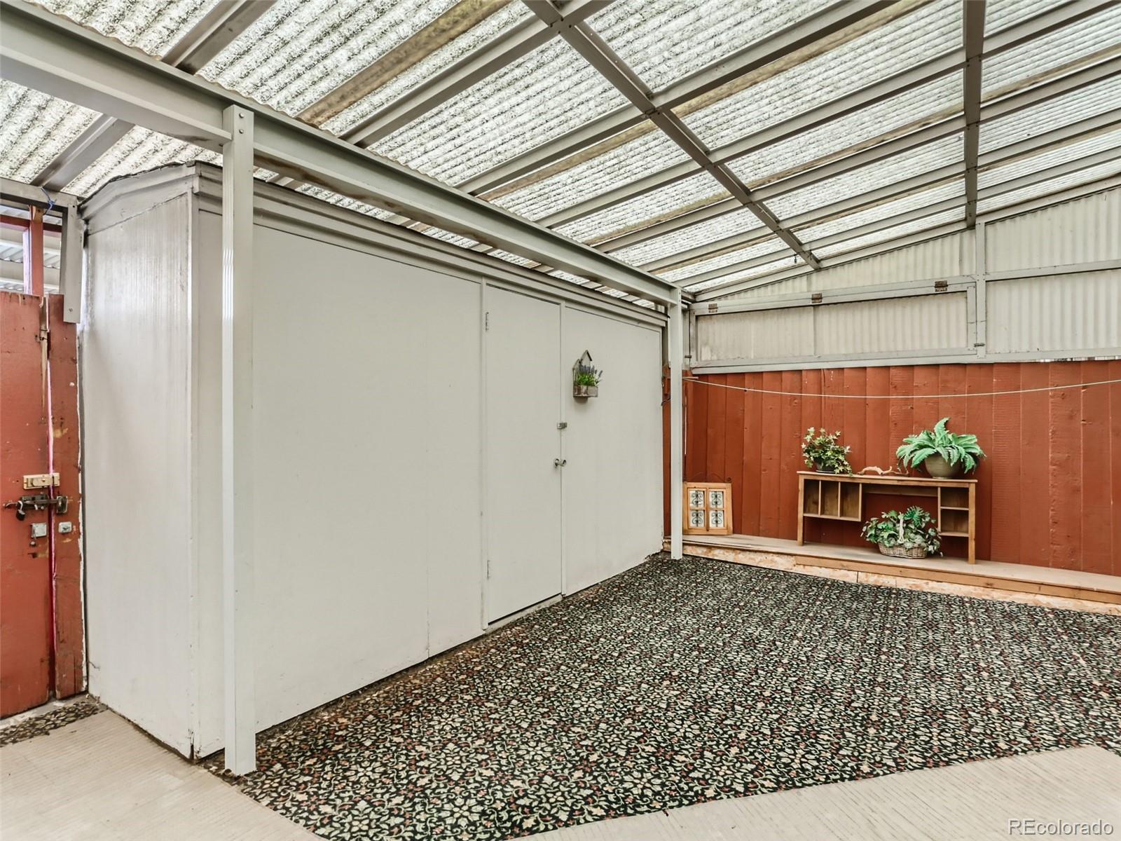 8739 Santa Fe Drive
