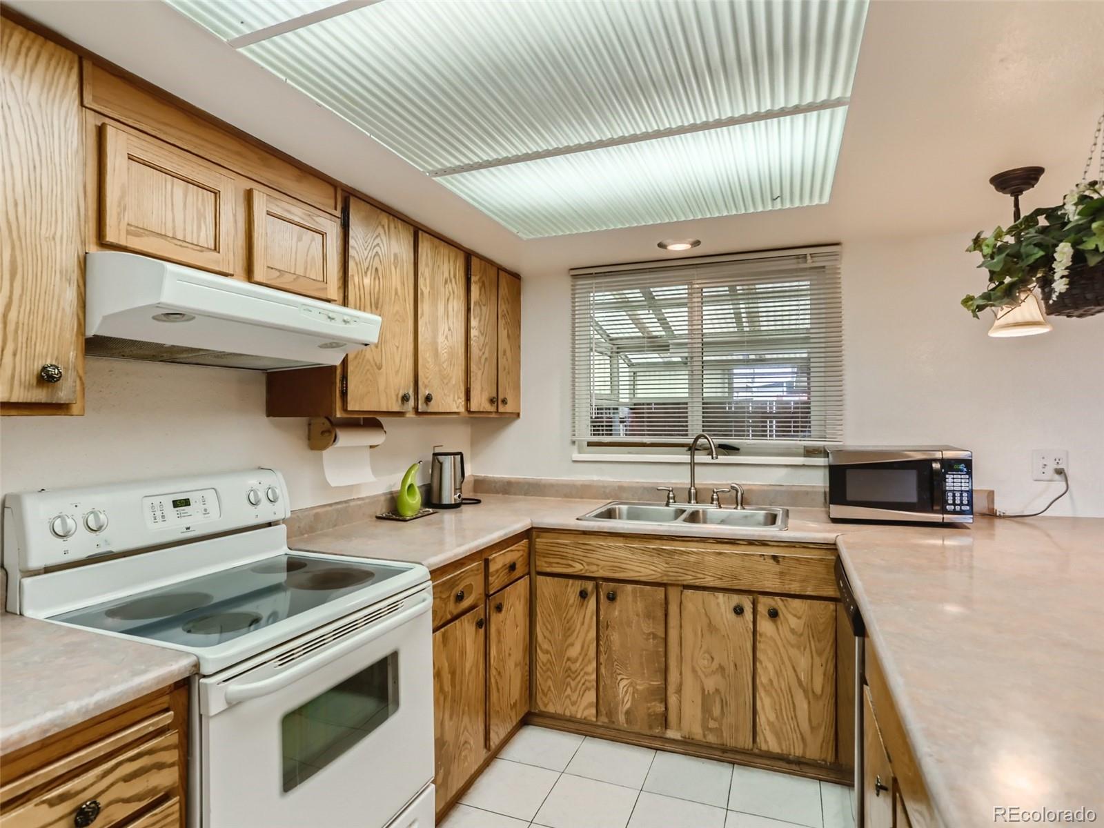 8739 Santa Fe Drive