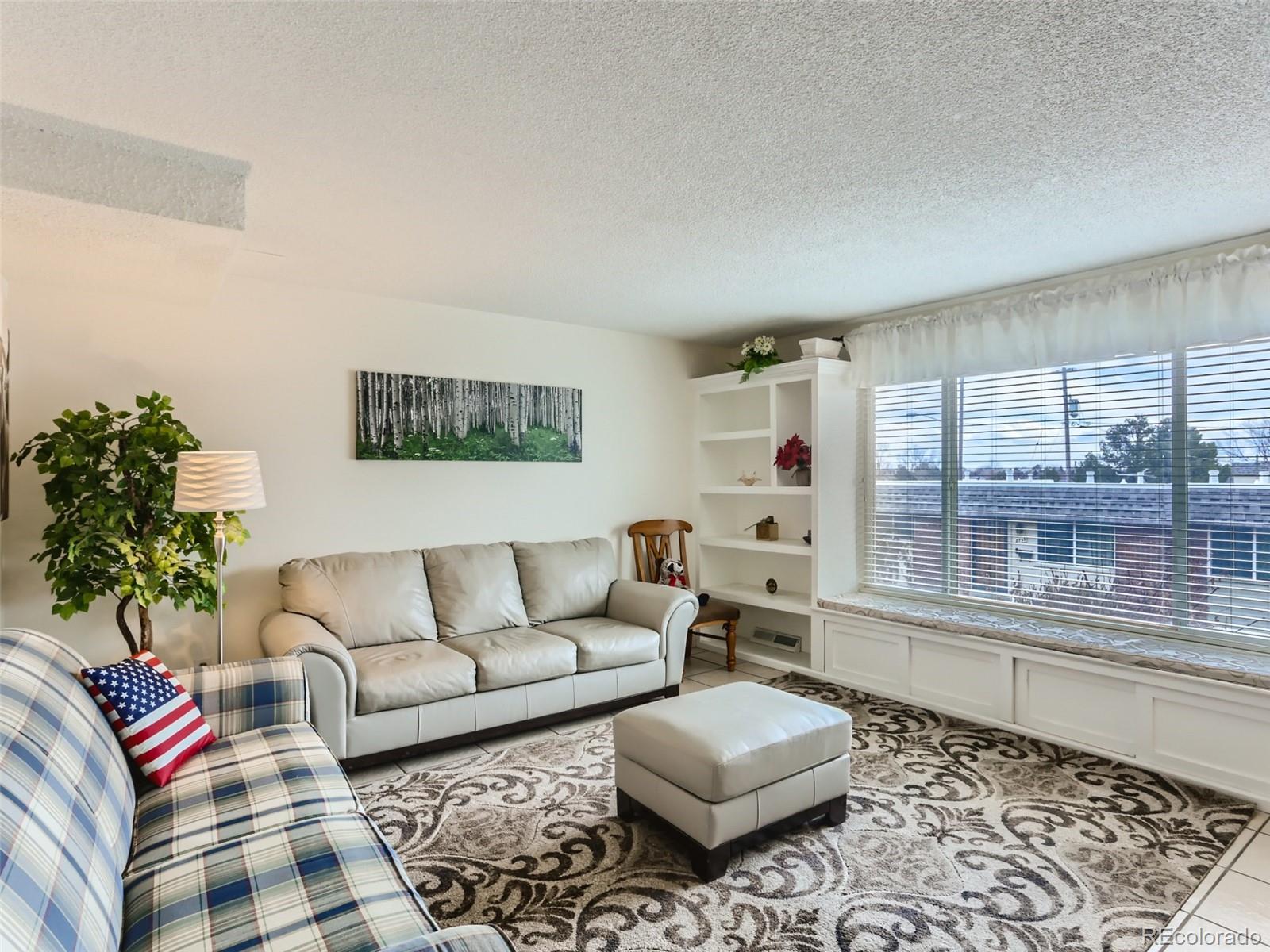8739 Santa Fe Drive