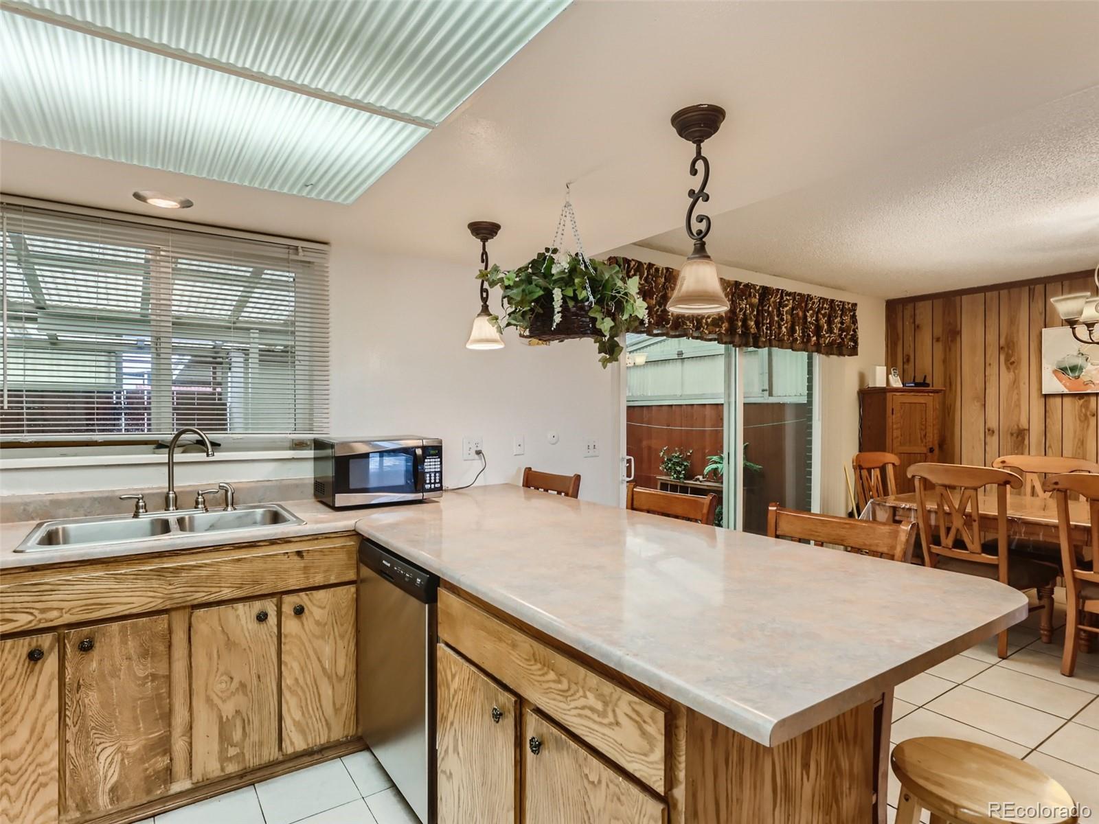 8739 Santa Fe Drive