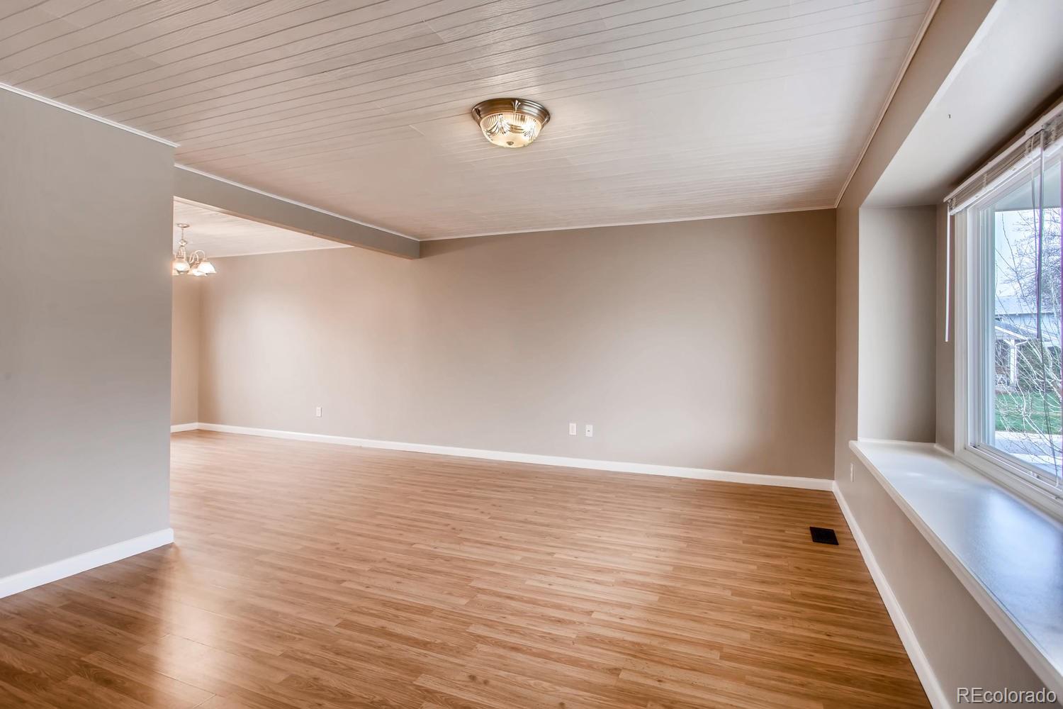 557 E Phillips Drive