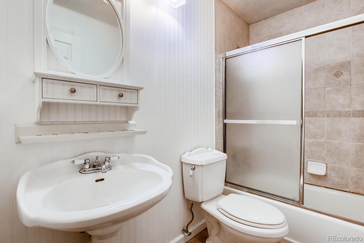 557 E Phillips Drive