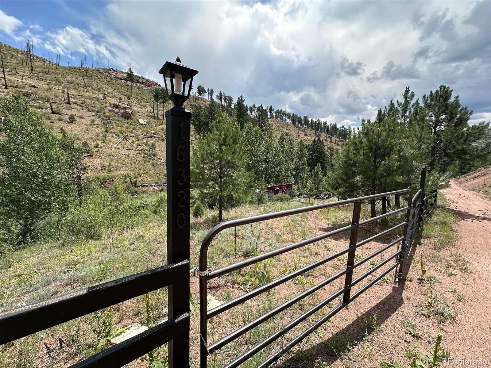 16320A Cochise Trail