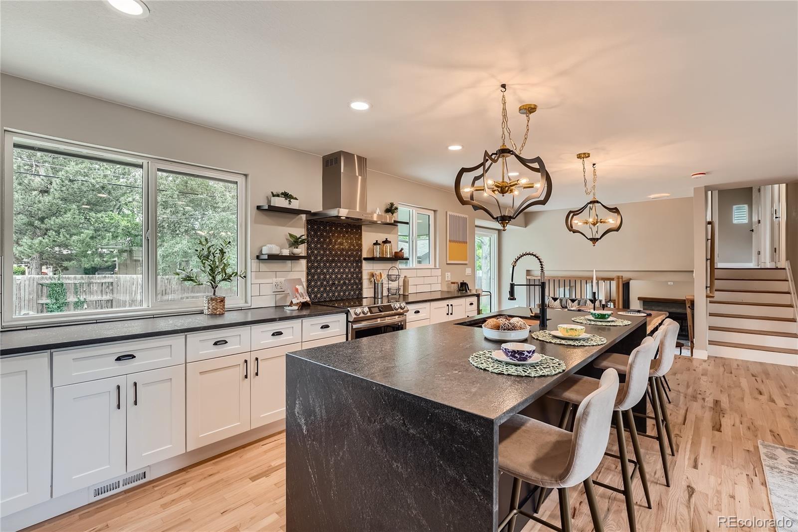 990 E Dogwood Avenue