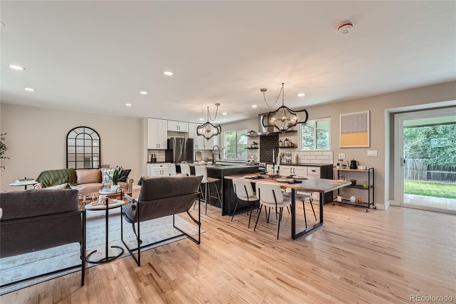 990 E Dogwood Avenue