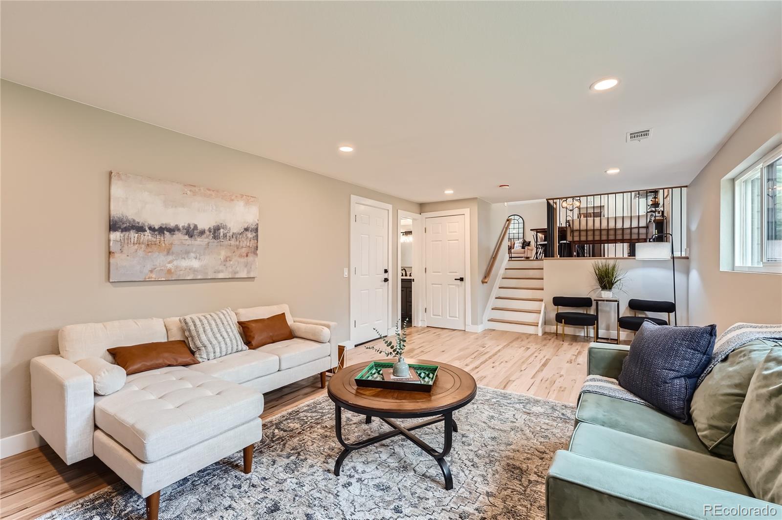 990 E Dogwood Avenue