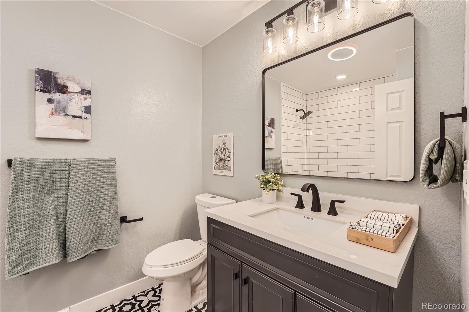 990 E Dogwood Avenue