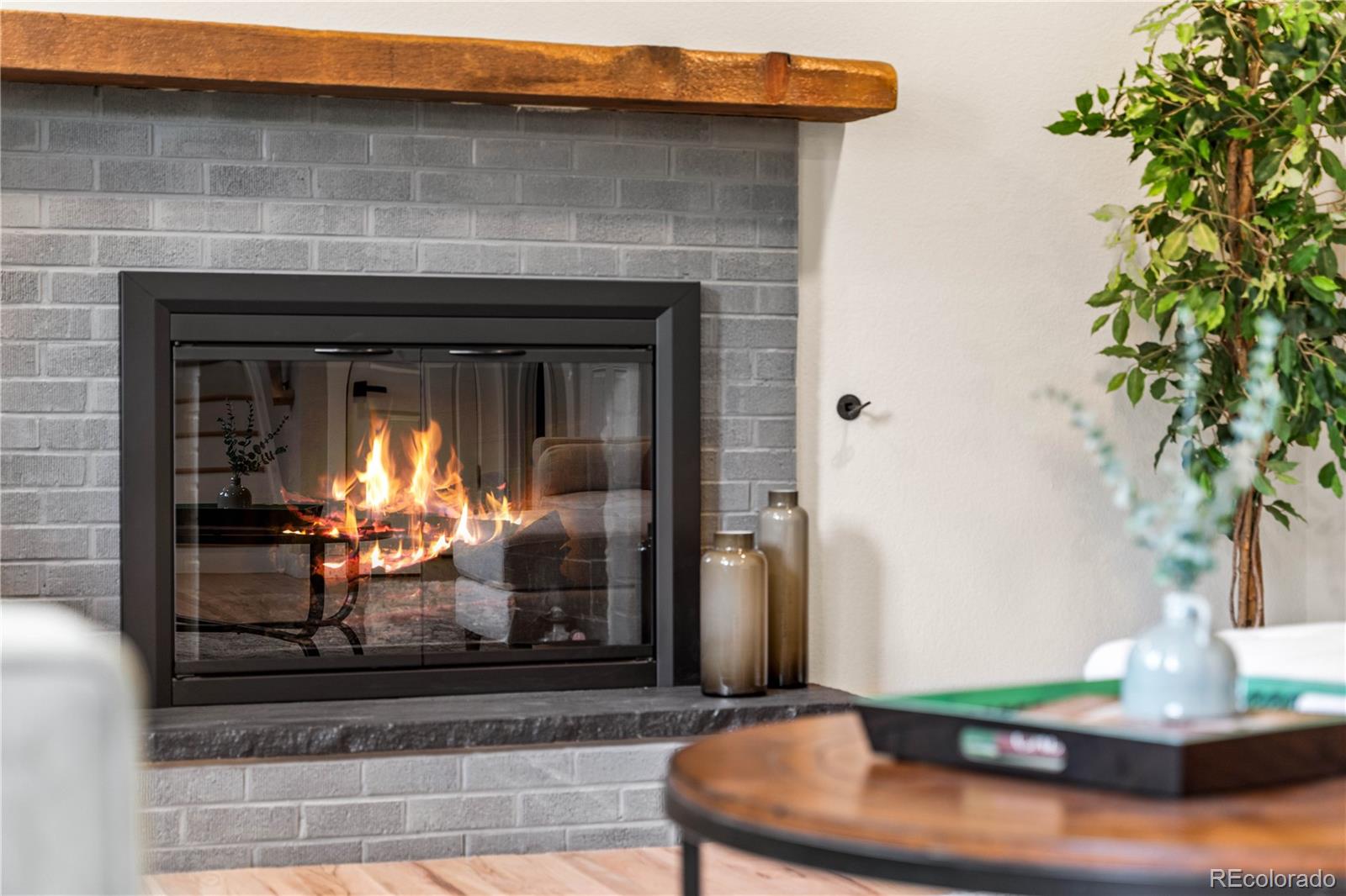 990 E Dogwood Avenue