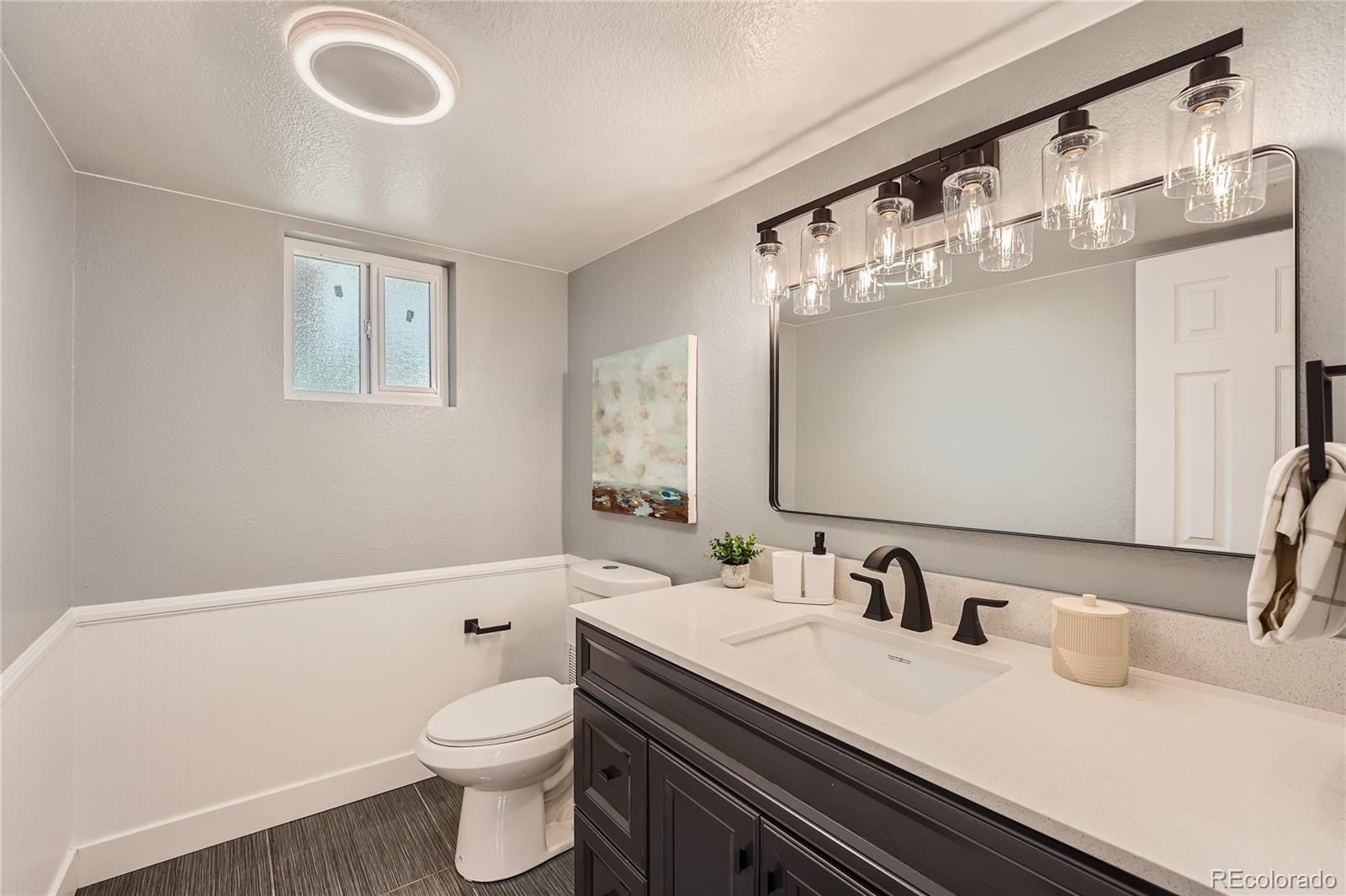 990 E Dogwood Avenue