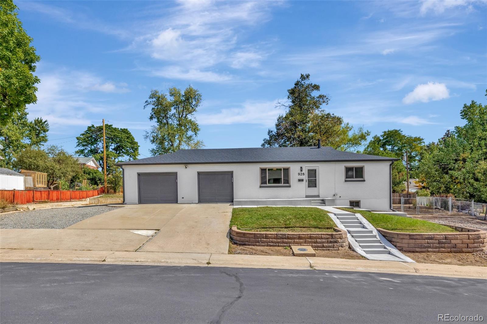 928 S Swadley Street