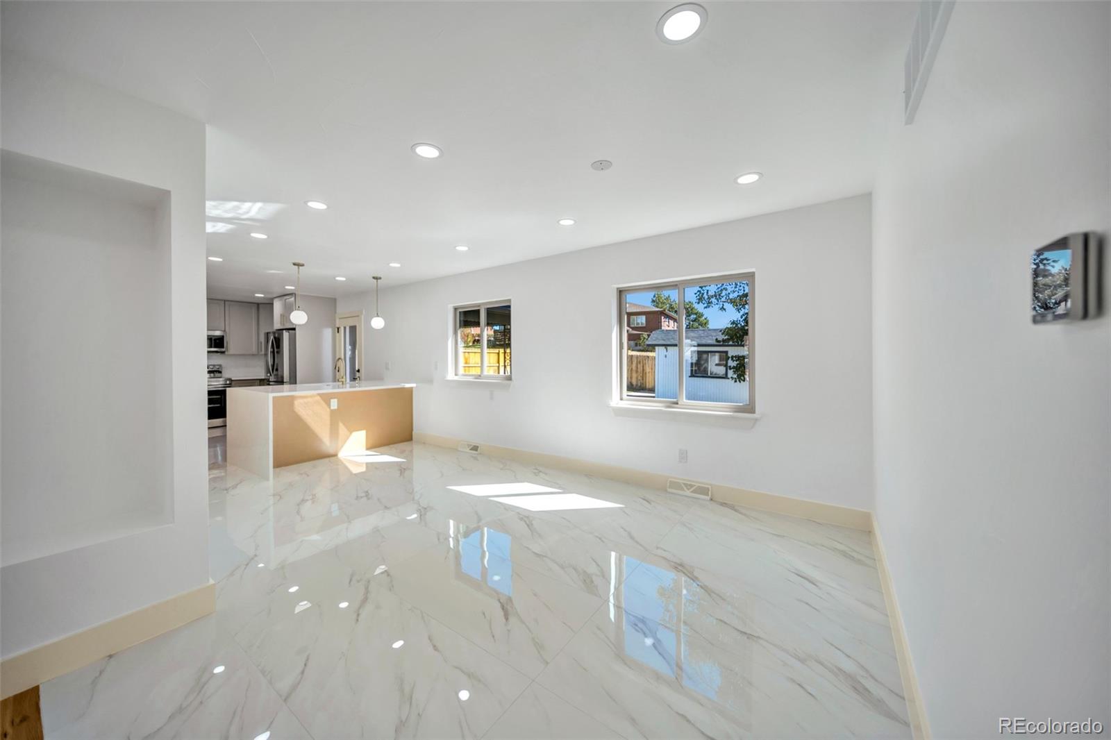 928 S Swadley Street