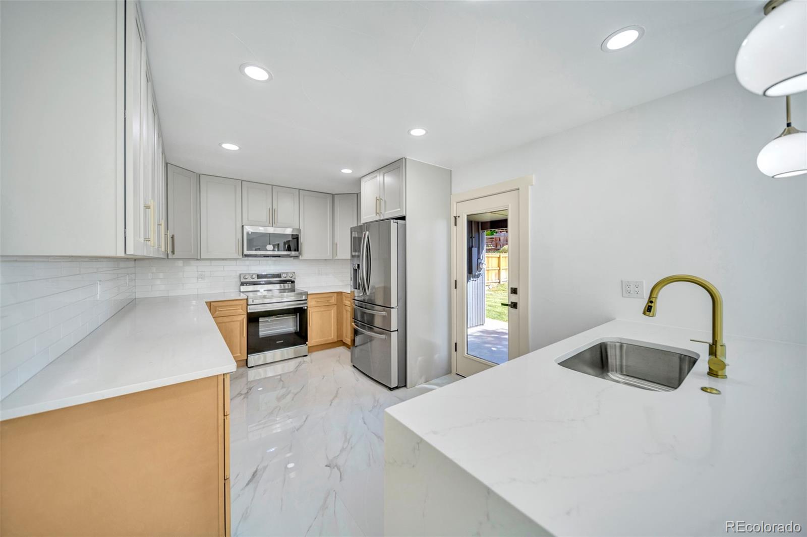 928 S Swadley Street