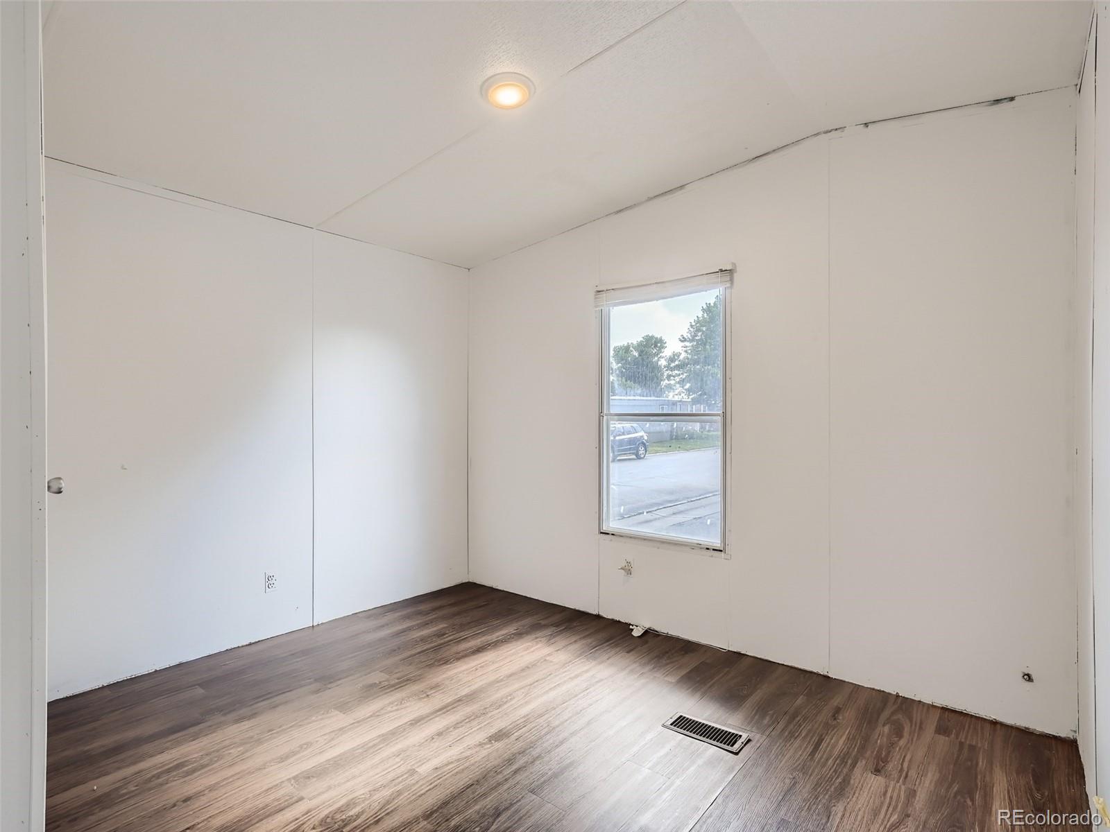 2885 E Midway Boulevard