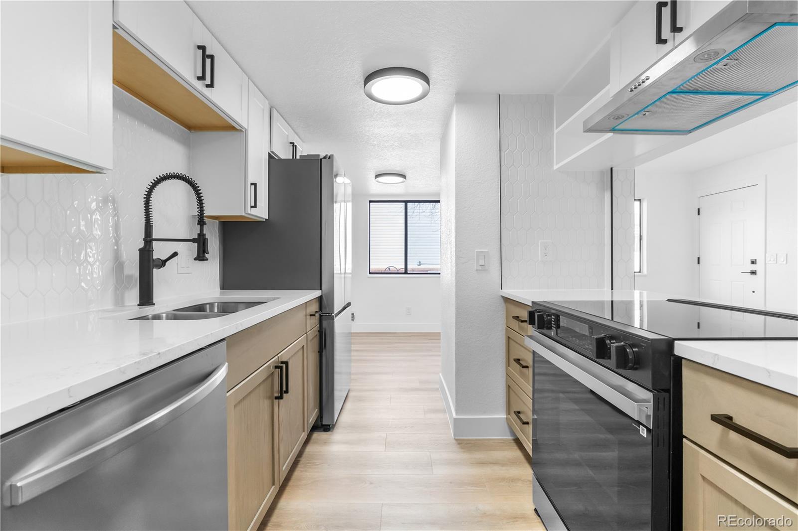 3225 S Garrison Street Unit: 6