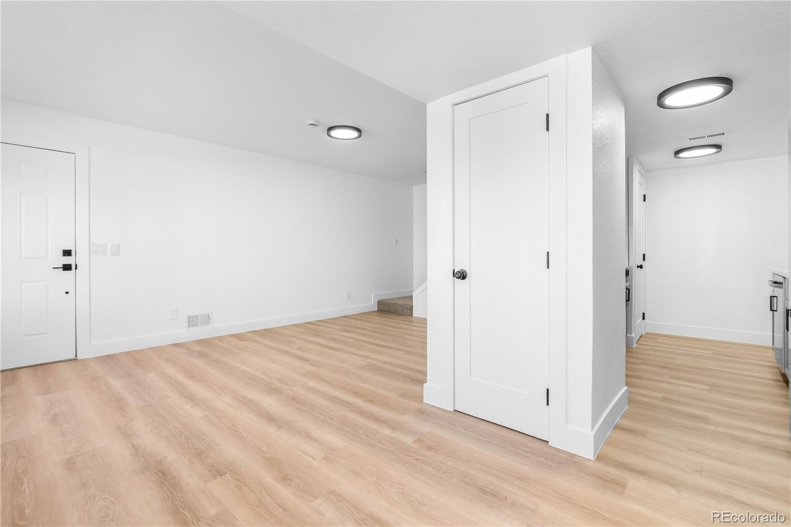 3225 S Garrison Street Unit: 6