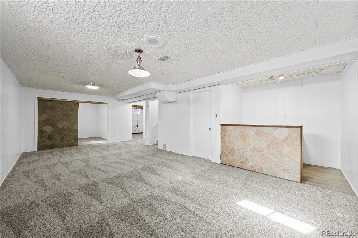 340 Leonard Lane