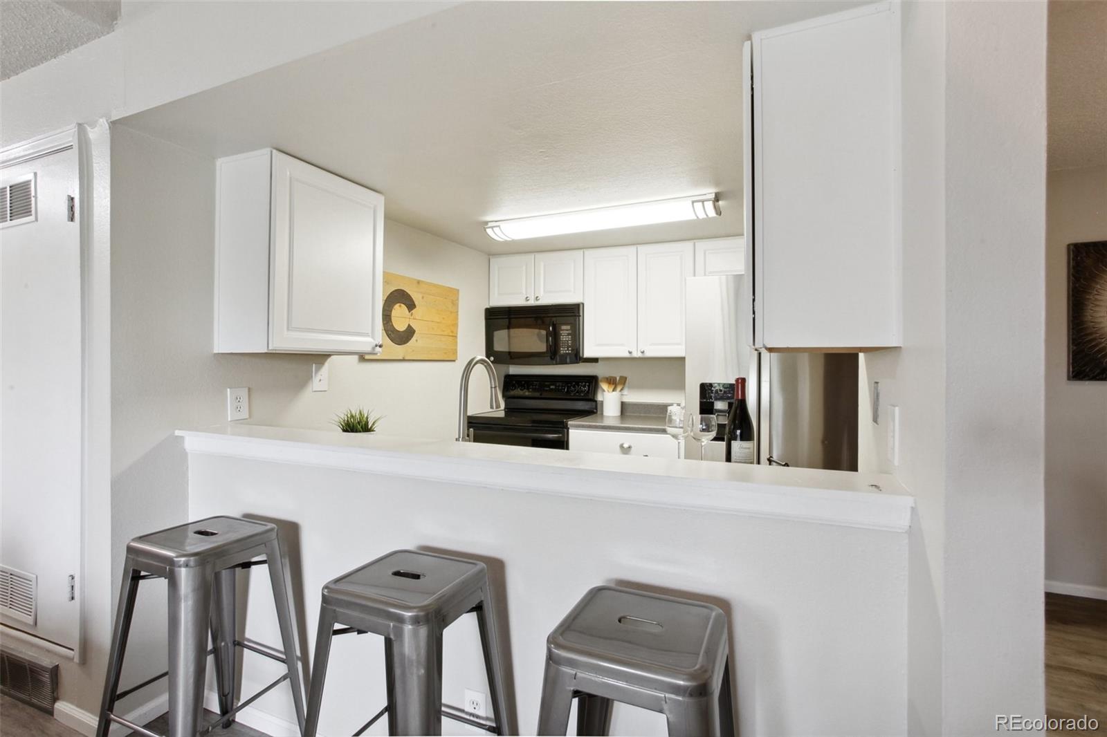 6388 Oak Court Unit: 303