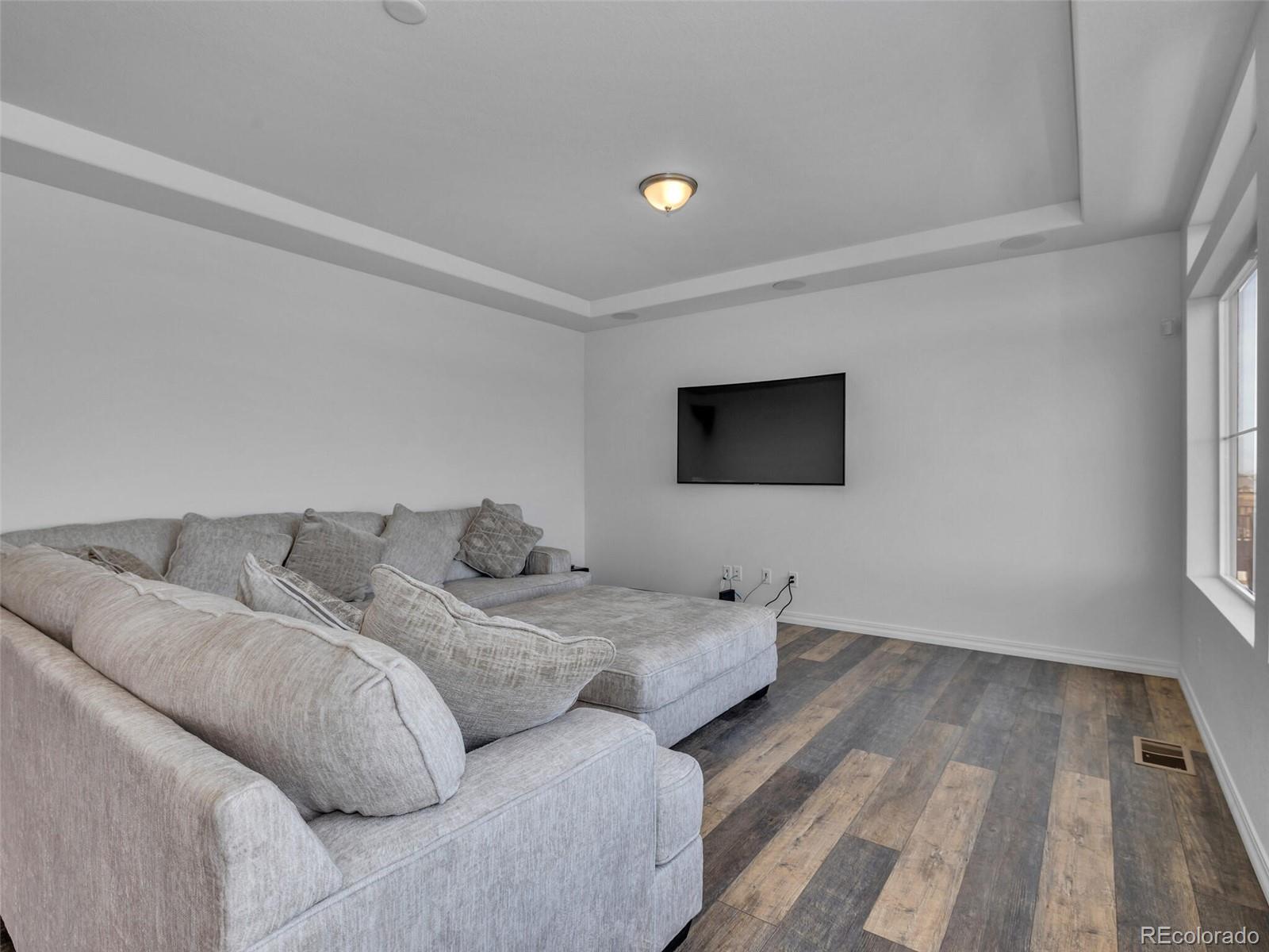 22187 E 45th Place