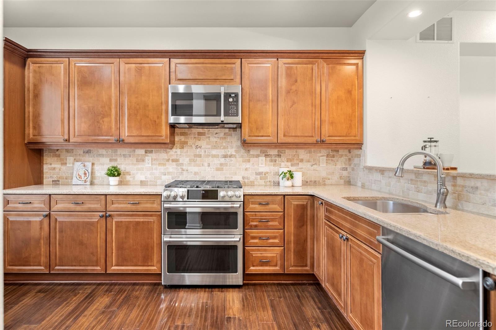 592 Brookhurst Avenue Unit: 26C