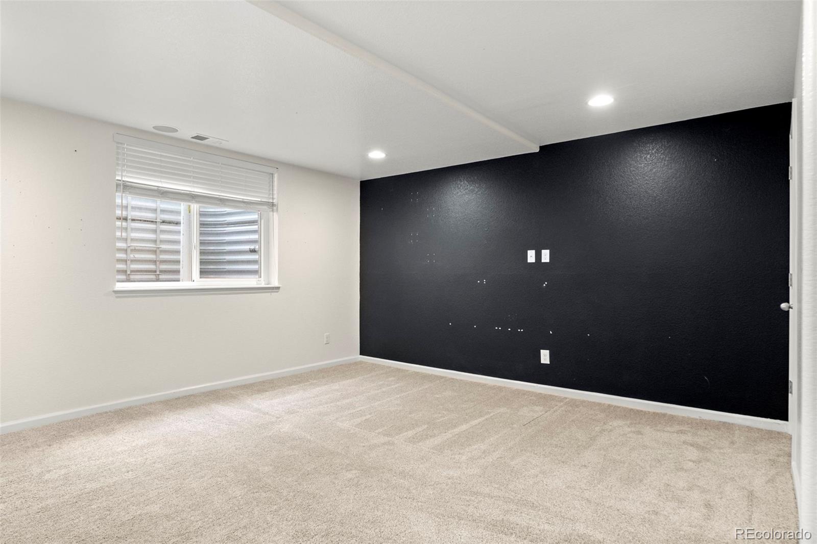 592 Brookhurst Avenue Unit: 26C