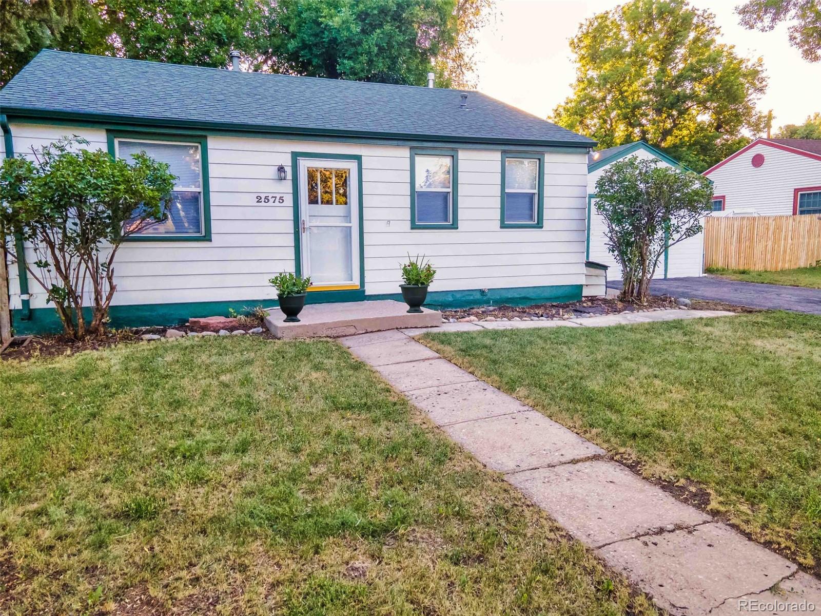 2575 Saulsbury Street