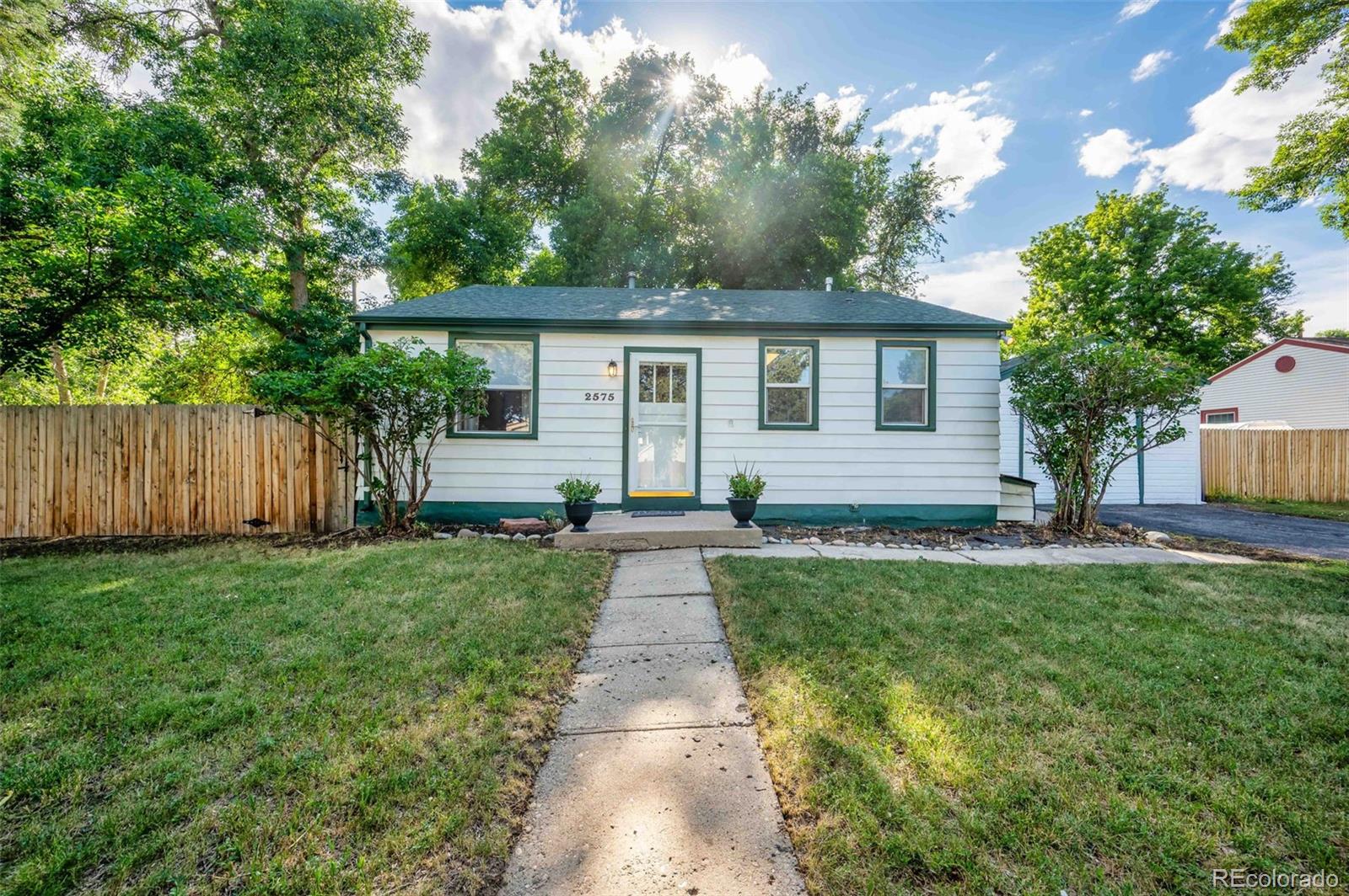 2575 Saulsbury Street
