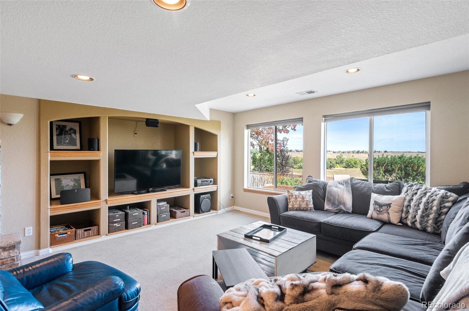9346 S Iris Way