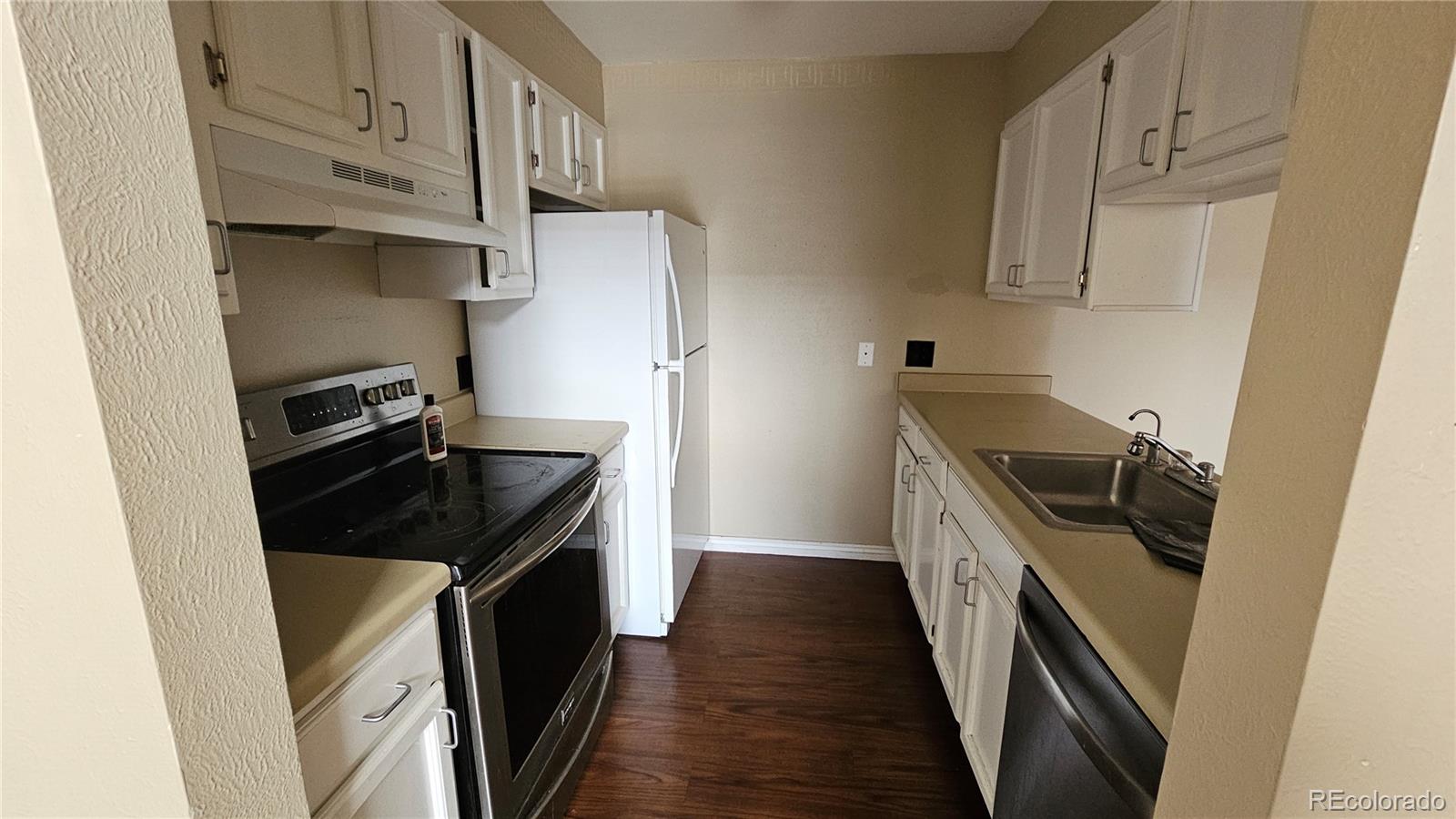 7665 E Eastman Avenue Unit: 204B