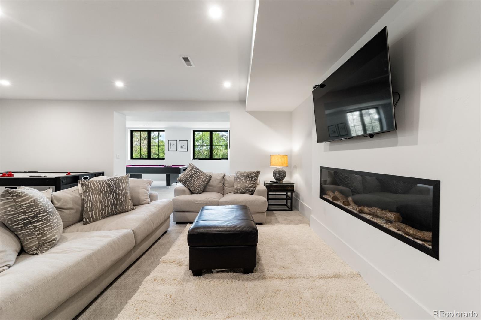 922 W Wolfensberger Road