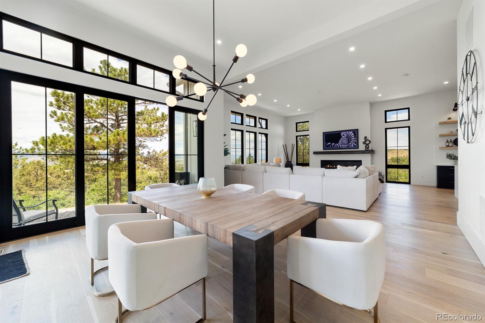 922 W Wolfensberger Road
