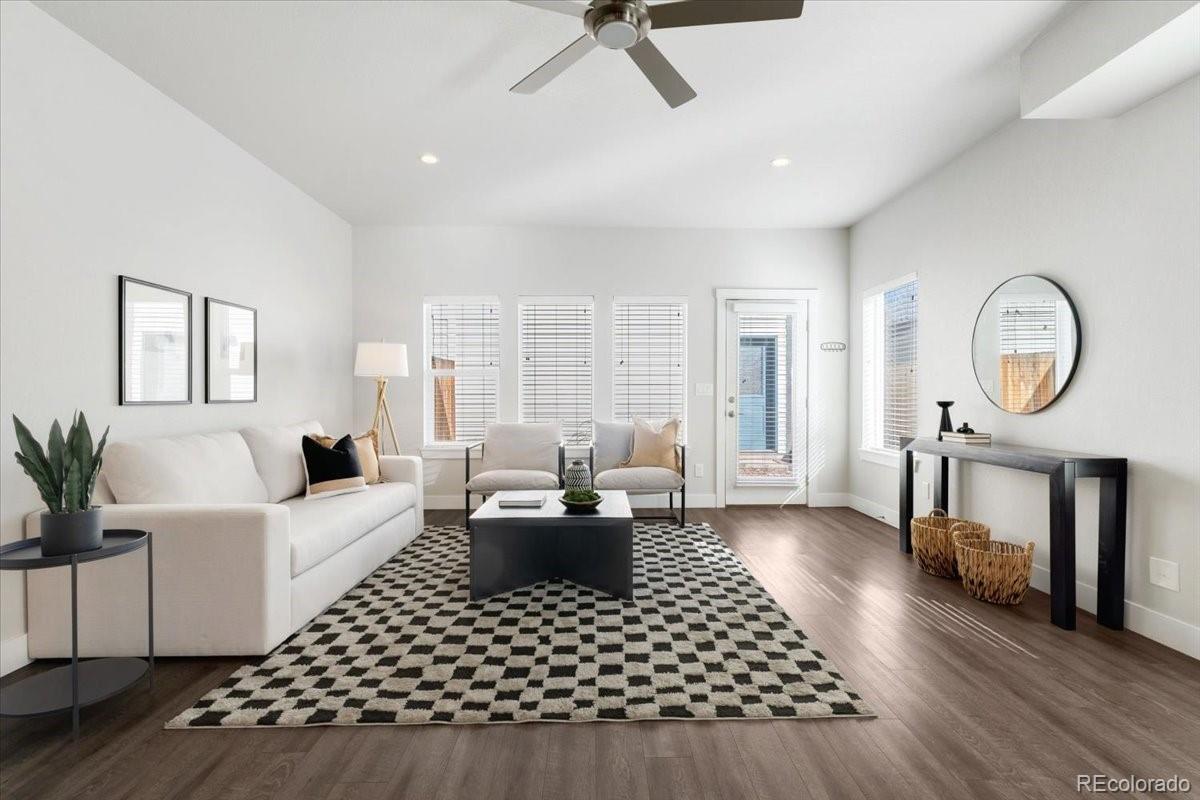 2952 S Delaware Street