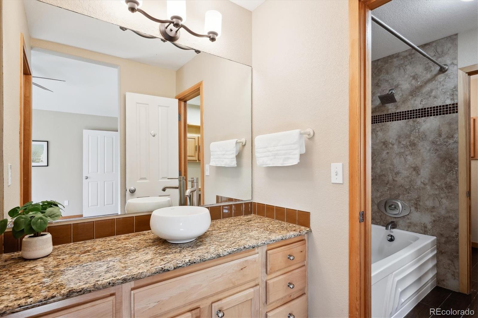 1060 Cottonwood Circle