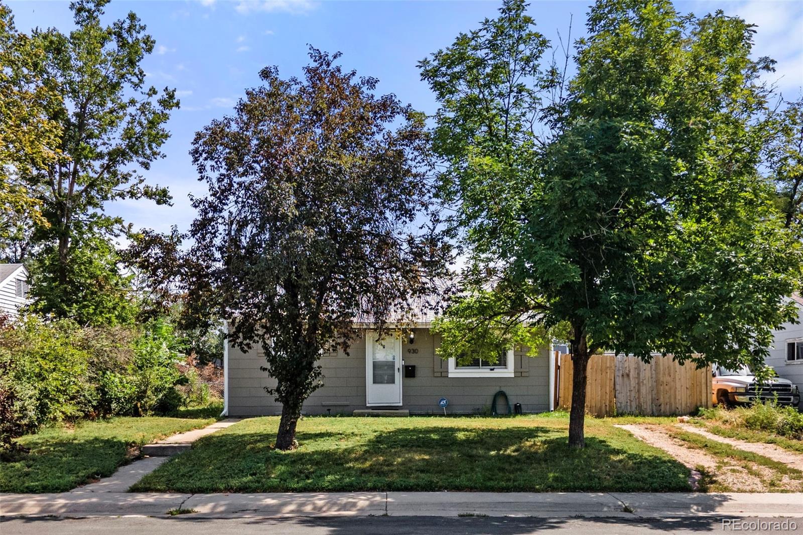 930 Macon Street