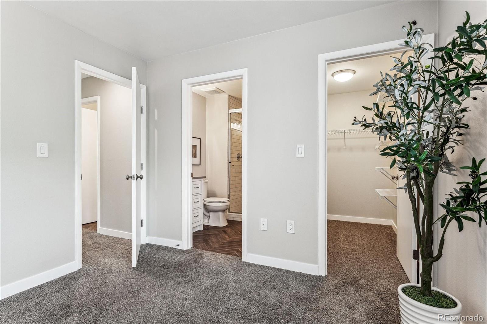 1201 Galapago Street Unit: 99