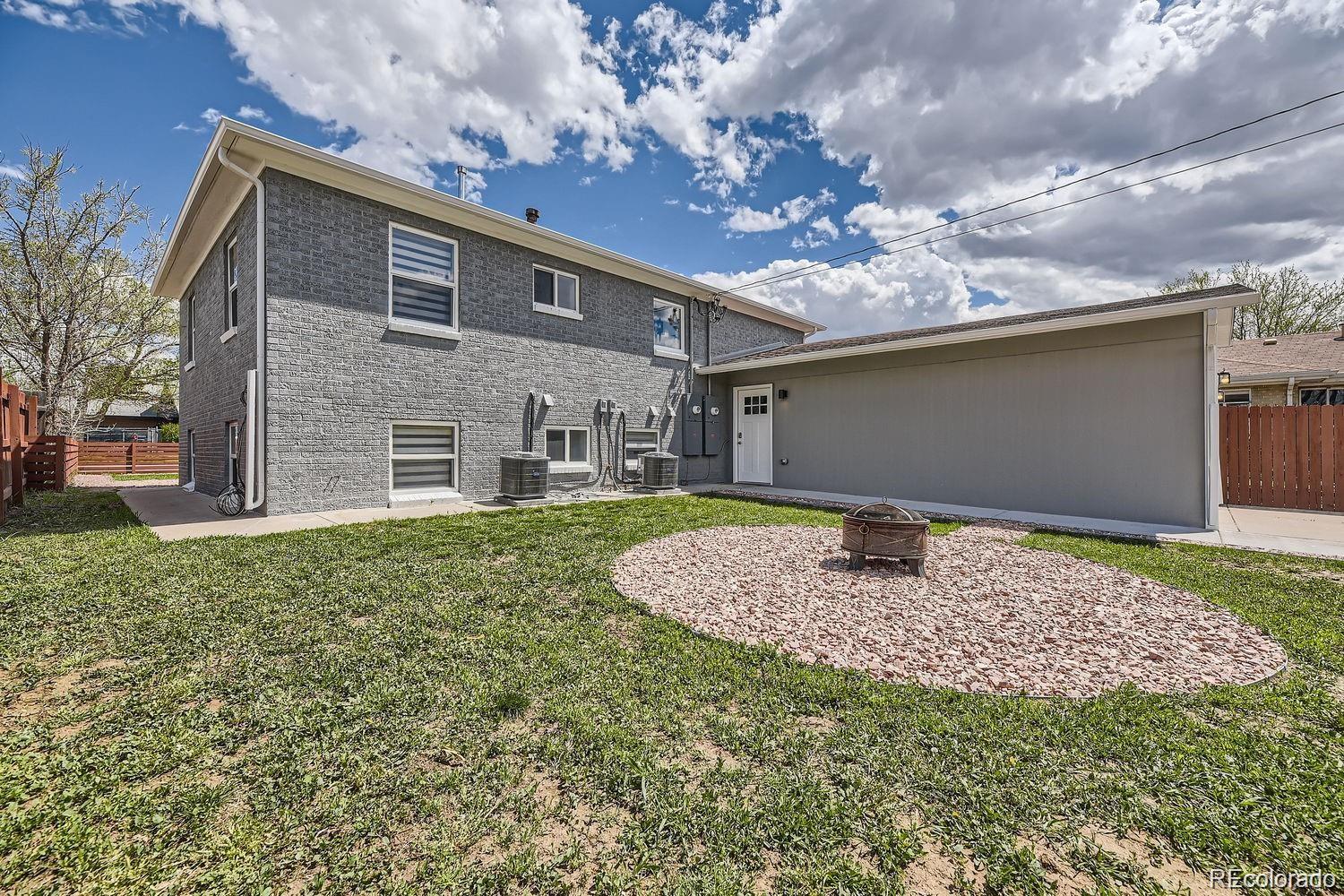 3227 N Steele Street